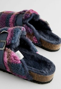 Laura Ashley BORG - REGULAR FIT - Papuče - navy pink check
