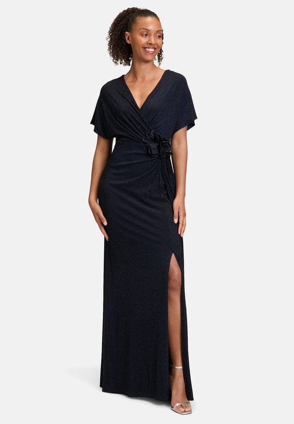 IM GLITZER-LOOK - Ballkleid