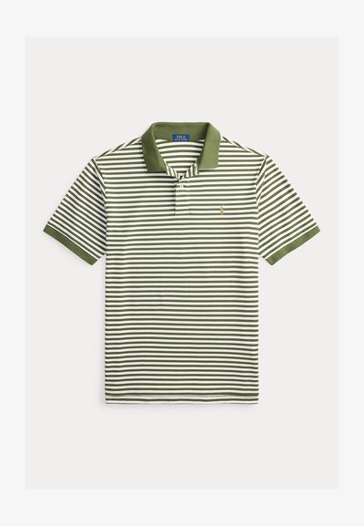 Πόλο μπλουζάκι με κοντά μανίκια, οριζόντιες ρίγες σε ελιά και λευκό χρώμα και γιακά σε ελιά, με μικρό κεντημένο λογότυπο στο στήθος.