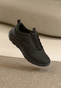 Skechers Wide Fit - SUMMITS - Sneakers - black Miniaturebillede 1