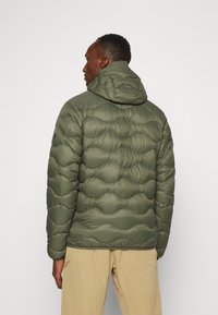 Peak Performance HELIUM HOOD JACKET - Dunjakker - pine needle
