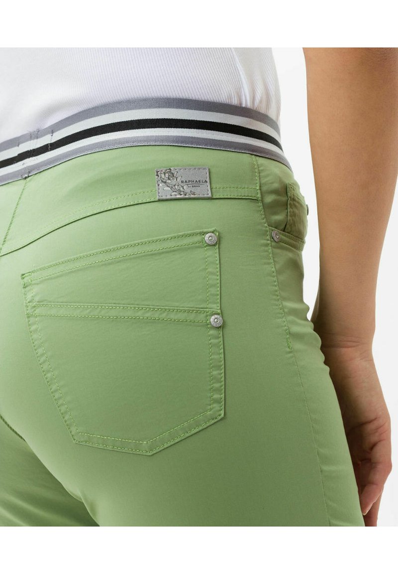 Damen Kleider | BRAX STYLE PAMINA Shorts basil/grün - HF11901 Damen Kleider | BRAX STYLE PAMINA Shorts basil/grün - HF11901