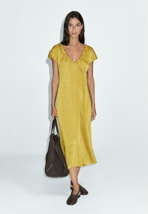 MIDI WITH GATHERED DETAIL - Robe de jour - olive