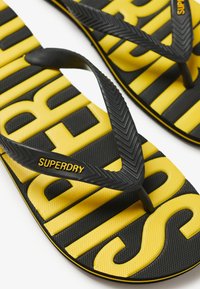 Superdry & Co Sandales tongs - black