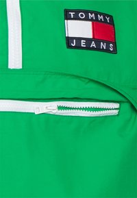 Tommy Jeans Windbreakers - green