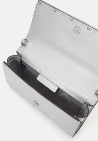 MICHAEL Michael Kors MONA - Pochette - silver-coloured