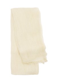Jasnobeżowy szal wykonany z teksturowanej, lekkiej tkaniny z postrzępionymi brzegami. Wzór jest prosty, z miękkim, swobodnym wyglądem.