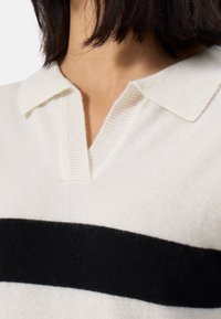 CASH-MERE Maglione - weiss und schwarz