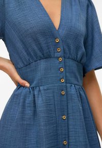Vero Moda - Sukienka koszulowa