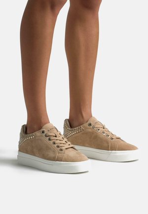 Sneakers laag - marrón claro