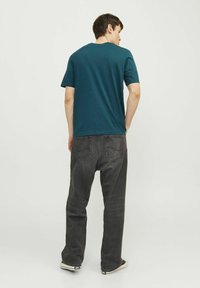 Jack & Jones JJECORP LOGO TEE PLAY O NECK - Camiseta estampada - deep teal