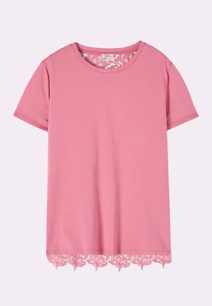 Blusa rosa a maniche corte con scollo rotondo, con dettaglio in pizzo lungo la parte interna posteriore dello scollo e orlo smerlato.