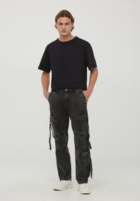 Terranova CON LACCI - Pantaloni cargo - nero denim
