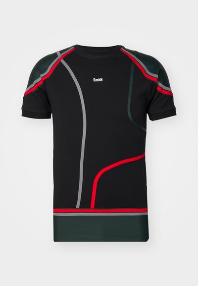 GmbH WILHELM - Print T-shirt - black/green/red/white