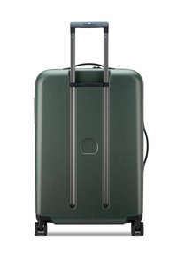 Valigia rigida di un verde scuro con una finitura testurizzata, manico estensibile, due ruote e un bordo superiore arrotondato. Presenta un sottile dettaglio con logo.