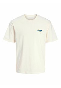 Kurzärmliges cremefarbenes T-Shirt aus Baumwolle, mit einem bunten grafischen Design eines Fisches und dem Text "Sardinha" auf der linken Brust.