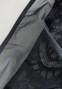 Thumbnail Image 6