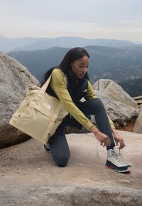 The North Face BOREALIS TOTE UNISEX - Bevásárlótáska - khaki stone