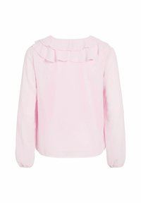 Rozā garām piedurknēm topi ar volāniem ap kaklu. Gluda tekstūra un brīvas formas. Piedurknes savilktas pie aprocēm, lai pievienotu papildu detaļas.