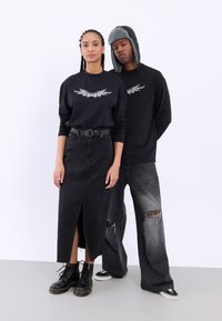 YOURTURN UNISEX - Top dugih rukava - true black