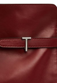 Le Tanneur EMIE  - Bolso de mano - red