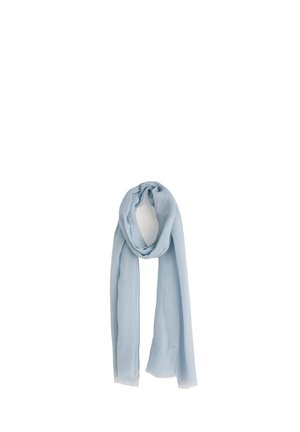 Eșarfă ușoară, de culoare albastru deschis, cu o textură moale, ușor creponată, prinsă lejer într-o buclă, cu ambele capete lăsate să atârne.