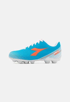 Scarpe da ginnastica blu con tomaia in mesh e motivo testurizzato, logo arancione e dettagli bianchi; suola in gomma stampata con tacchetti.