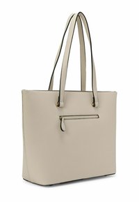 Borsa tote in pelle beige con rifiniture nere, forma rettangolare e due manici lunghi. Presenta una tasca frontale con cerniera e una texture liscia.