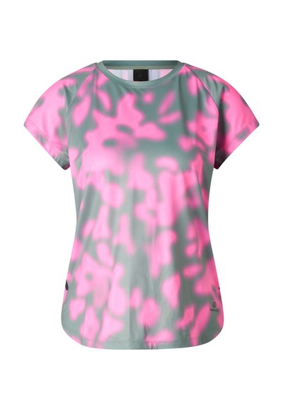 T-shirt de sport à manches courtes avec base verte et motif abstrait rose vif irrégulier, col rond et tissu léger et respirant.