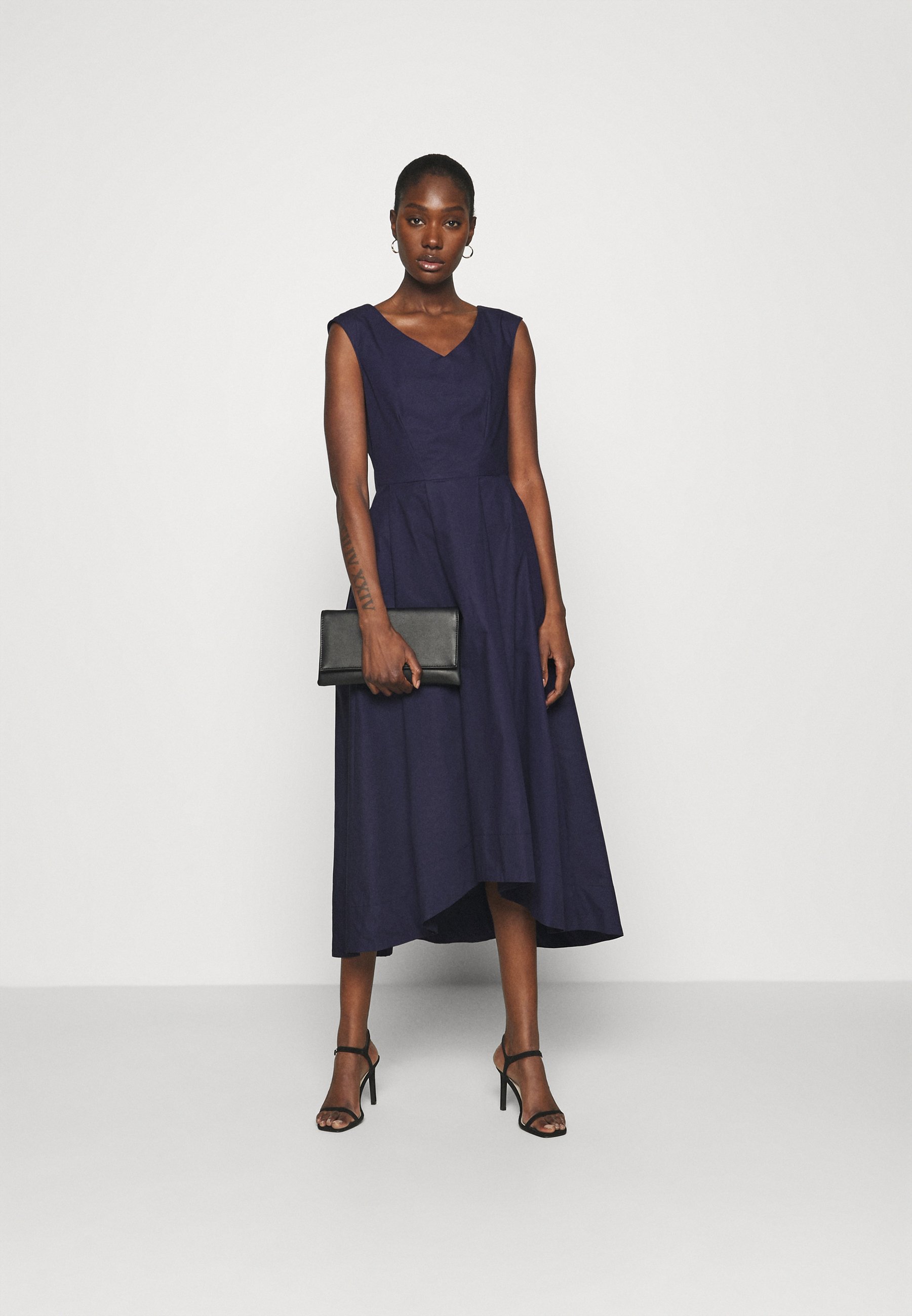 Closet HIGH LOW PLEATED DRESS - Cocktailkleid/festliches Kleid - navy/ dunkelblau - Zalando.de