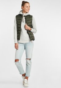 Oxmo OXCamilla - Waistcoat - duffel bag green