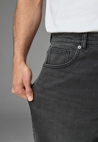 Next VINTAGE STRETCH AUTHENTIC - Traperice opuštenog kroja - black washed