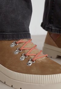 GANT FRENZYN - Lace-up ankle boots - toffe