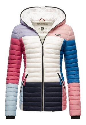 Piumino color block con cappuccio, parte anteriore bianca, fondo blu navy, maniche rosa, blu e viola, chiusura frontale con zip e tasche con zip.