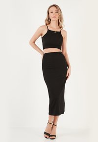 SLIM FIT SET - Pieštukinis sijonas - black