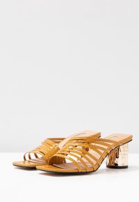 Topshop Muiltjes met hak - dark yellow