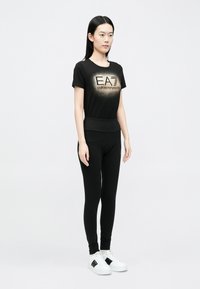 EA7 Emporio Armani Leggingek - Nadrágok - black/rose gold-coloured