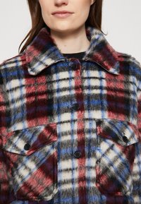 Guess Originals Giacca da mezza stagione - red