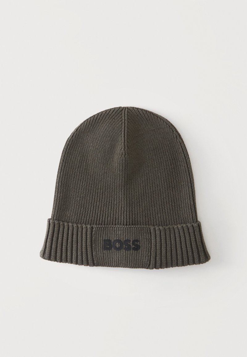 Bonnet en tricot côtelé gris foncé avec bord replié et logo "BOSS" au centre avant du bord.