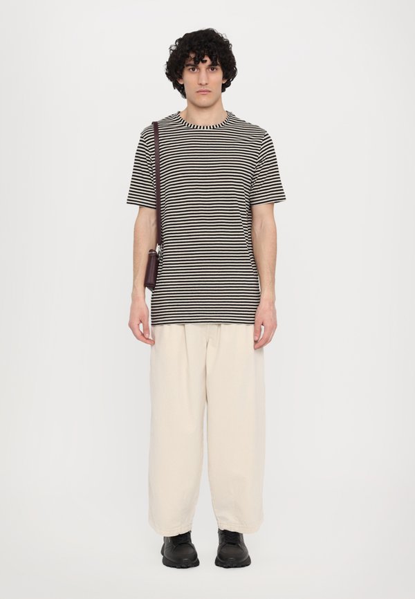 STRIPE  - Print T-shirt4