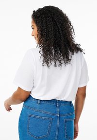 Zizzi FLASH - 2ER-PACK MIT V-AUSSCHNITT - Lihtne T-särk - black white