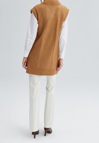 Touché Privé Pullover - camel