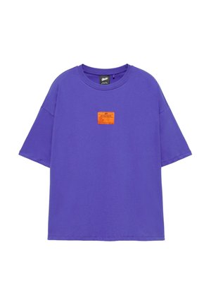 PULL&BEAR, SHORT SLEEVE WITH LABEL - T-SHIRT - T-shirt imprimé - purple