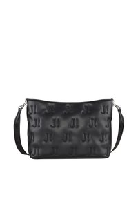 Bolso de hombro de cuero negro con patrón J! en relieve, textura suave, herrajes plateados y una correa desmontable para opciones de transporte versátiles.