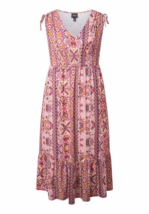 Ærmeløs pink midi-kjole med V-hals, mønstret med geometriske former i lilla, gul og hvid, med bindebånd og en indsnøret talje.