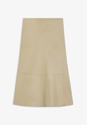 Beiger Lederrock mit ausgestelltem Design, der über geschwungene Nähte und kontrastierende Nähte verfügt. Glatte Textur, knielanger Schnitt.