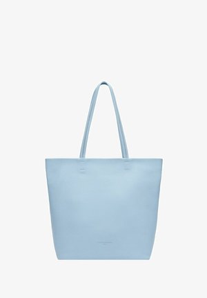 Sac fourre-tout en cuir bleu clair avec deux fines bretelles d'épaule et un nom de marque subtilement embossé près du centre inférieur.