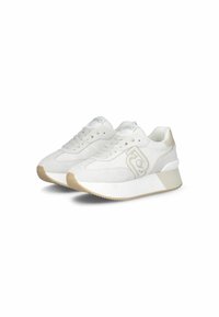 Weiße Sportsneaker mit strukturiertem Stoffoberteil, Wildlederakzenten und dicker Gummisohle. Verfügt über eine Schnürung vorne und ein Logodetail.