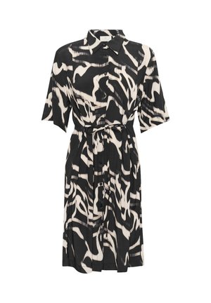 Haljina s uzorkom u crno-bijeloj boji, kratkih rukava, dugmadima sprijeda, suženim strukom i ovratnikom. Mekana tekstura tkanine.