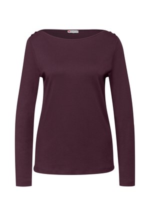 Langarm-Pullover mit Rundhalsausschnitt in dunklem Pflaumenton, kleine Knöpfe auf der linken Schulter, glatter Strickstoff, figurnahe Silhouette.